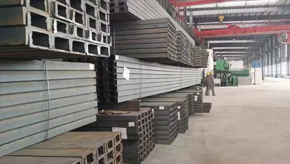 Стальной швеллер